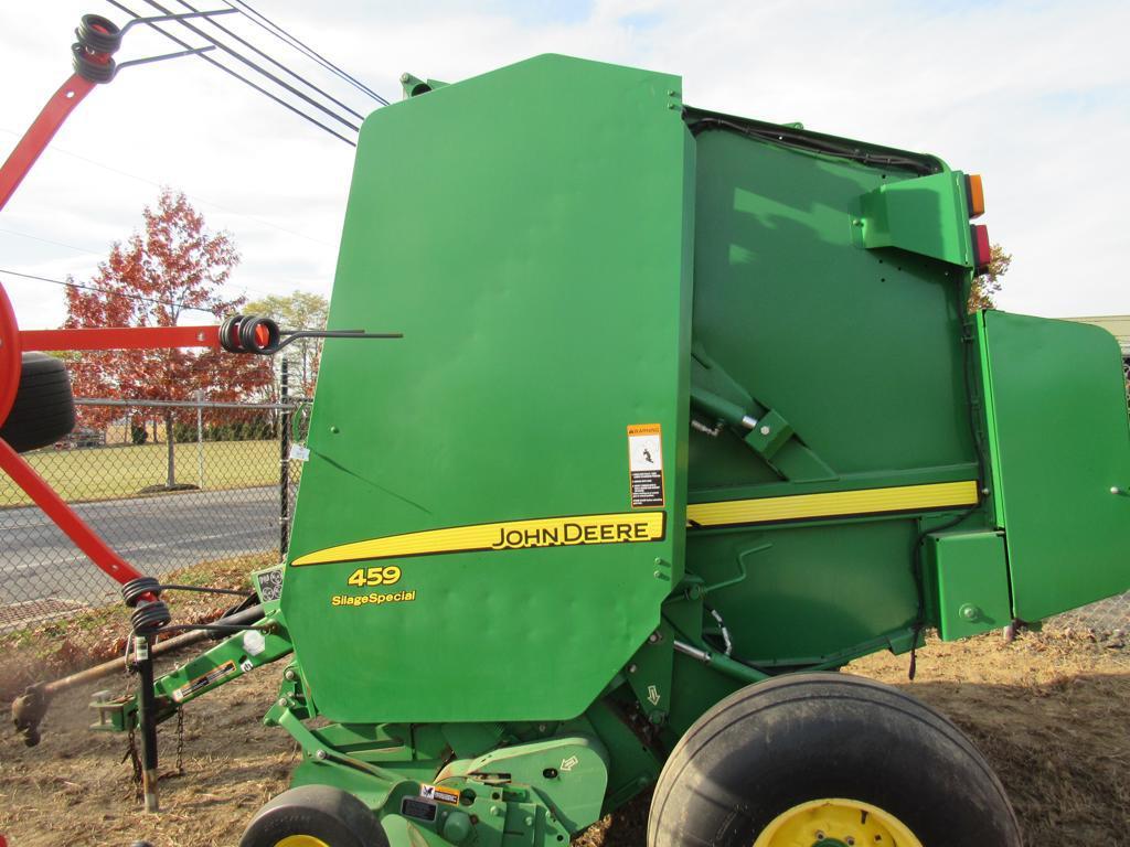 John Deere 459 Round Baler