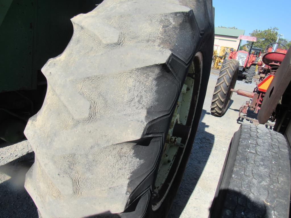 John Deere 4230 2WD Tractor