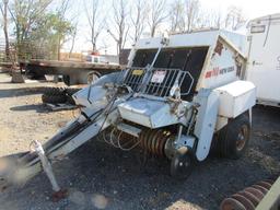 New Idea 484 Round Baler