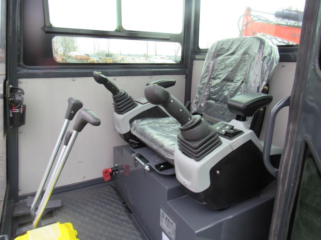 AGT MX50R Mini Excavator