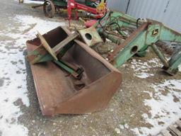 John Deere 148 Loader