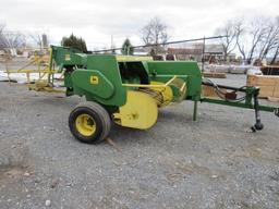 JD 336 baler w/ kicker w/ manuel