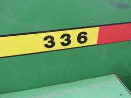 JD 336 baler w/ kicker w/ manuel