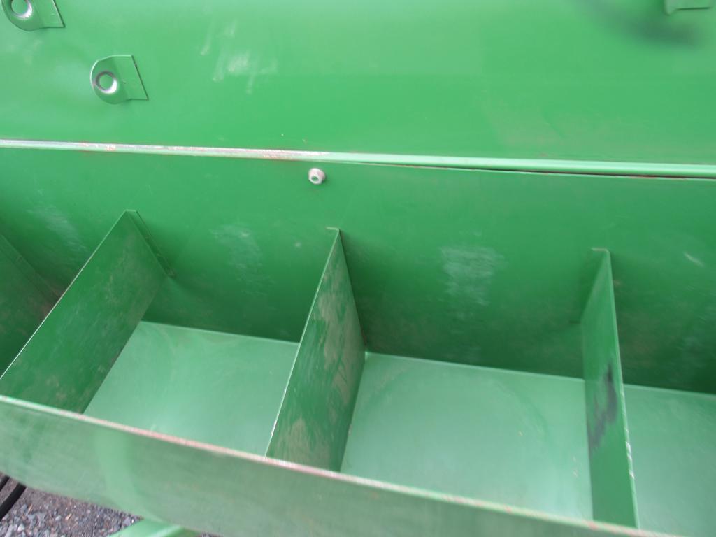 JD 336 baler w/ kicker w/ manuel