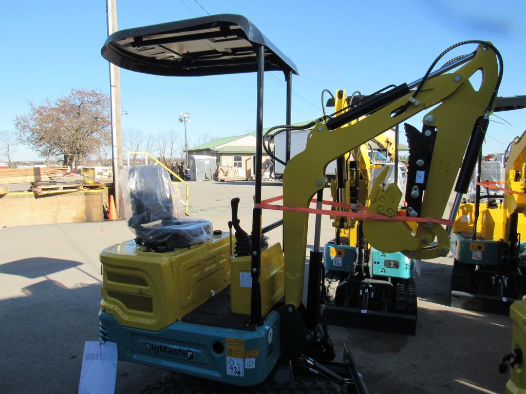 Machpro DM100 Mini Excavator
