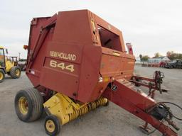 New Holland 644 Round Baler