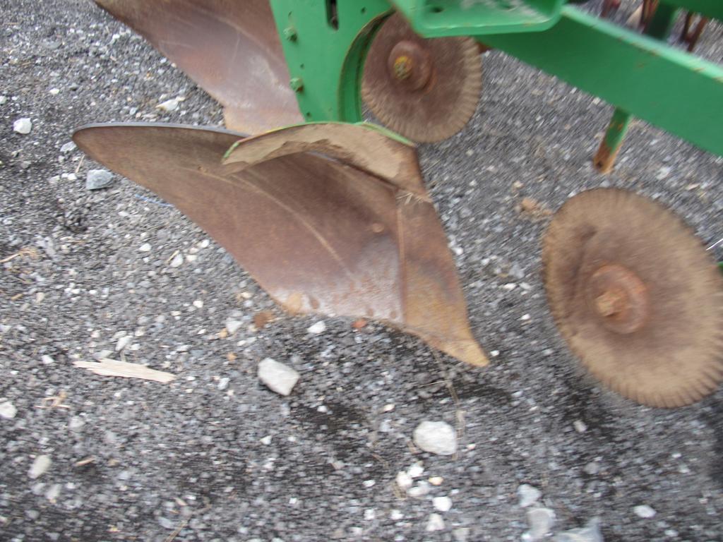 John Deere 1450 Plow