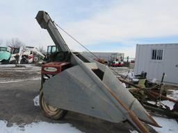 New Idea 323 Cornpicker 1 Row, w/ Manual in Office