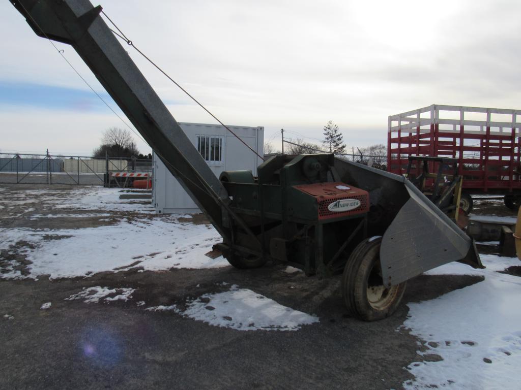 New Idea 323 Cornpicker 1 Row, w/ Manual in Office