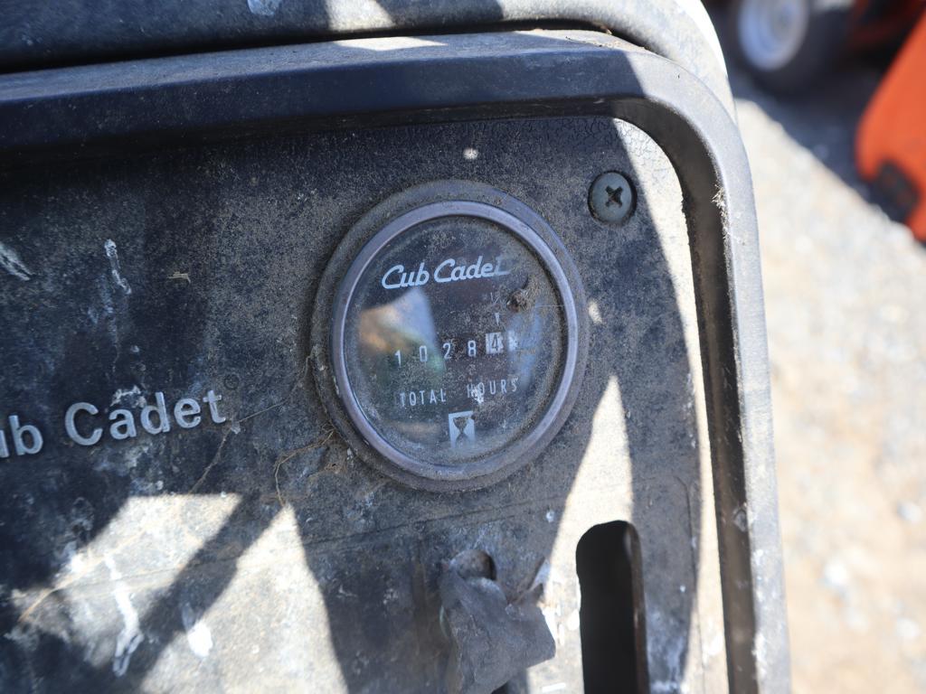 Cub Cadet Hydro 1872 Mower NON-running, 52in deck
