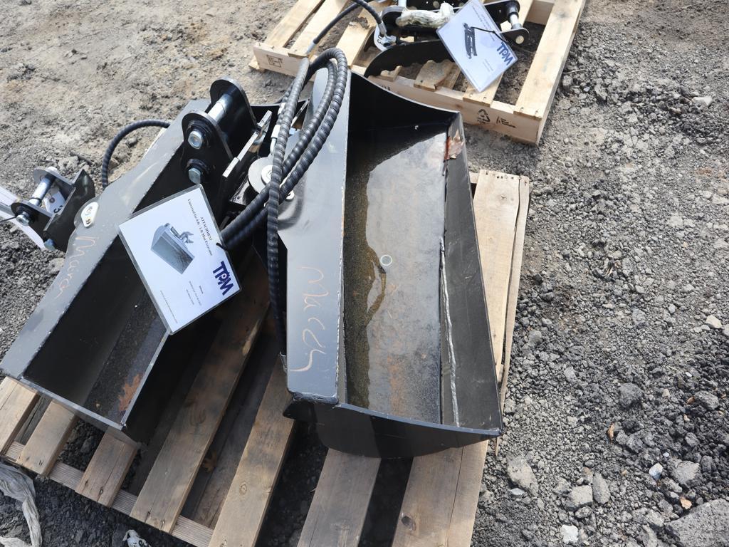 TPM 32" Hydraulic Tilt Bucket