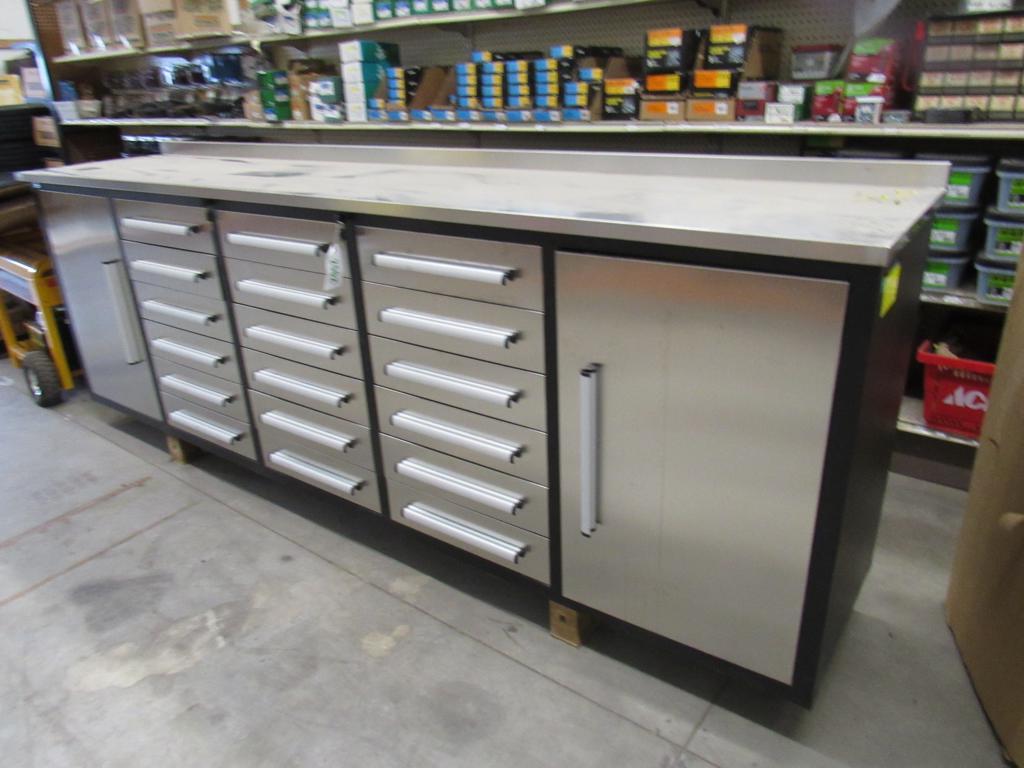 10' Tool Box , 12 Drawer, 2 Cabinet