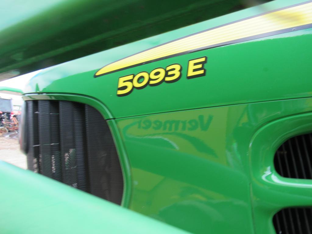 John Deere 5093E 4WD Tractor