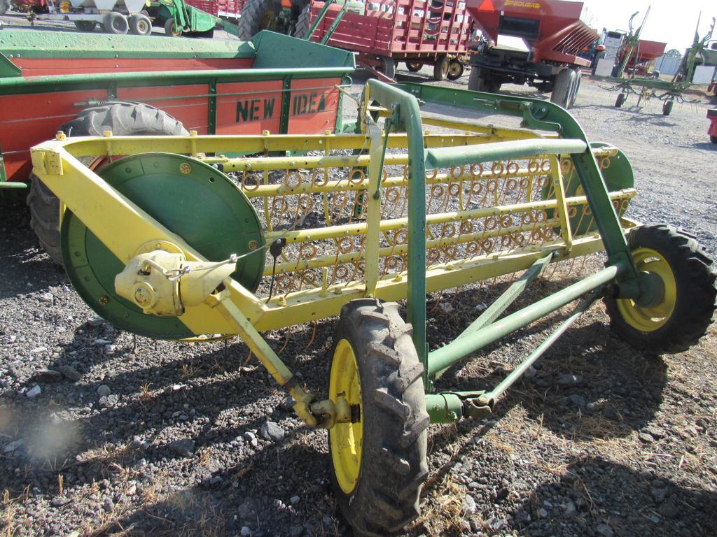 John Deere #660 Rake