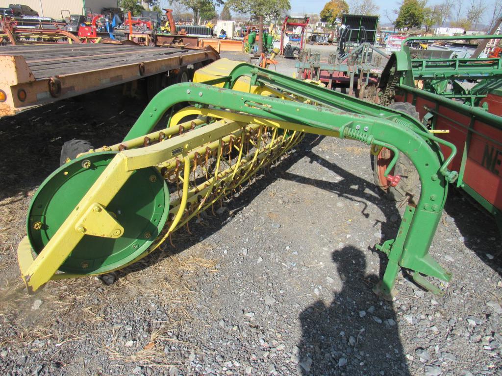 John Deere #660 Rake