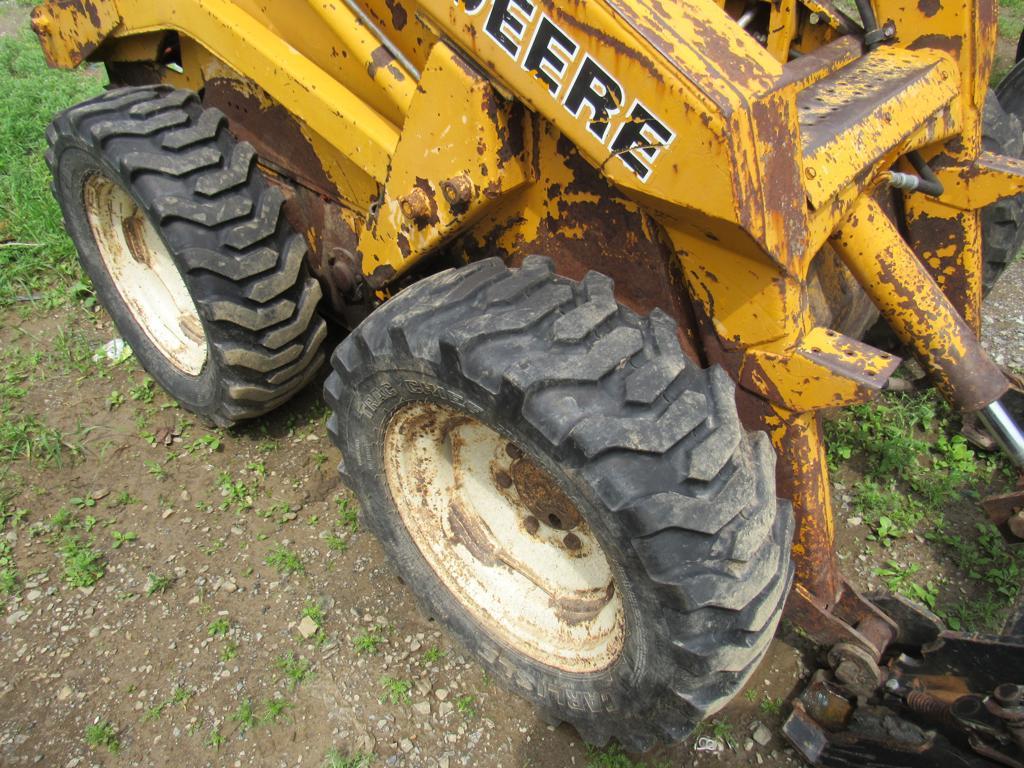 1986 John Deere 575 Skidloader