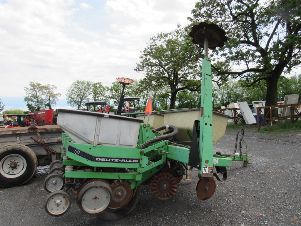 Deutz Allis 385 4 Row Planter