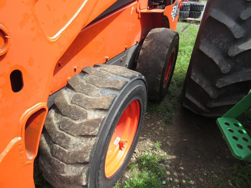 Kubota SSV65 Skid Steer