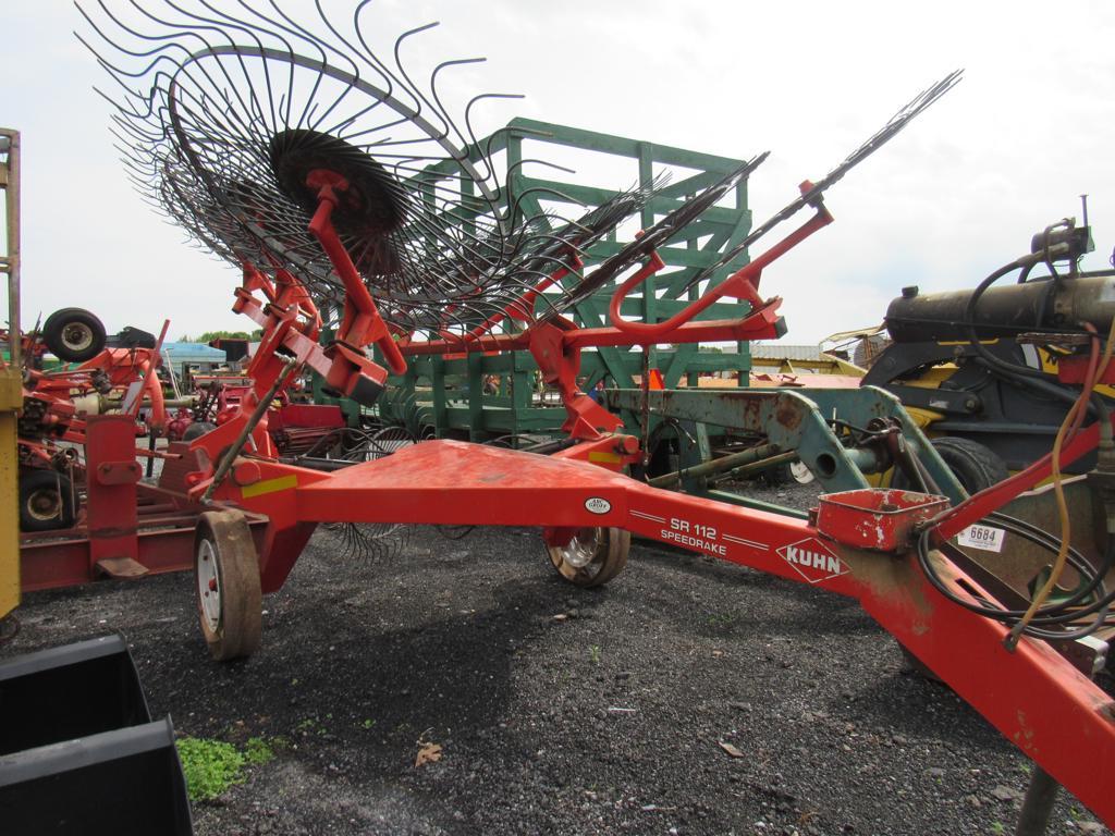 Kuhn SR112 Hay Rake
