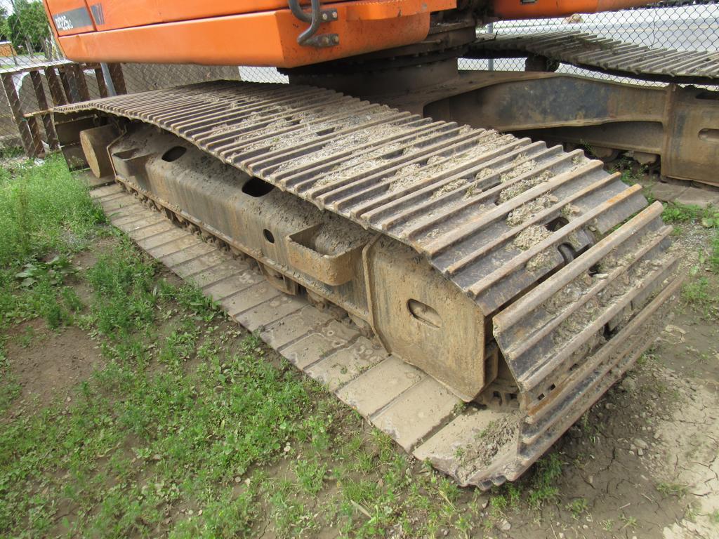 2010 Doosan DX225LC Trackhoe
