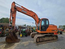 2010 Doosan DX225LC Trackhoe