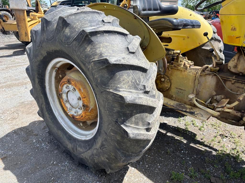 Massey Ferguson 2WD Tractor