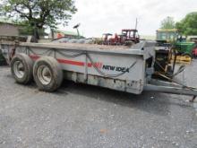 New Idea 3639 Manure Spreader