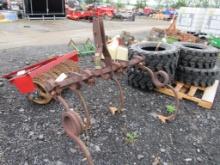 John Deere 3pt Cultivator