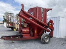 Farm Hand 825 Grinder Mixer