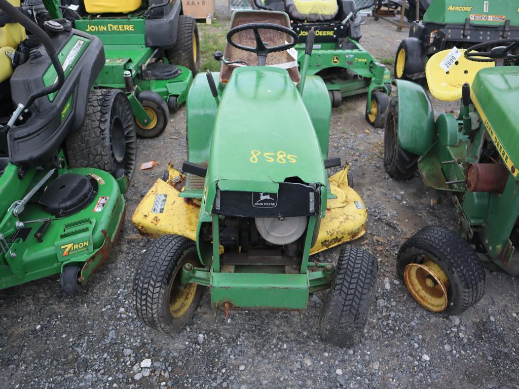John Deere 110 Lawn Tractor