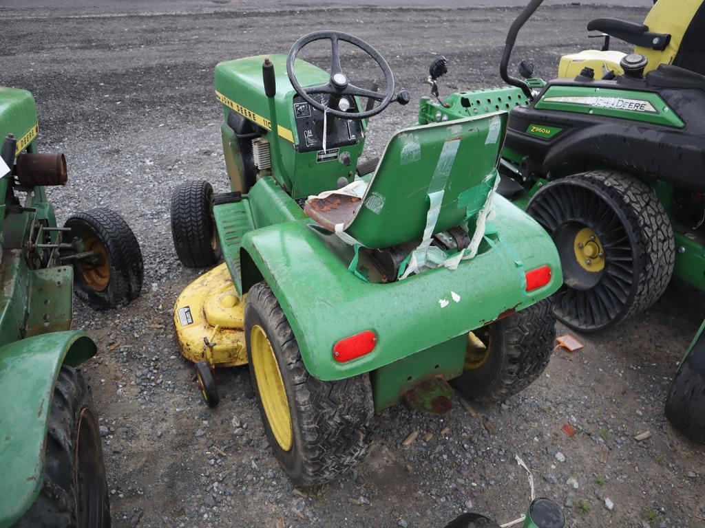 John Deere 110 Lawn Tractor