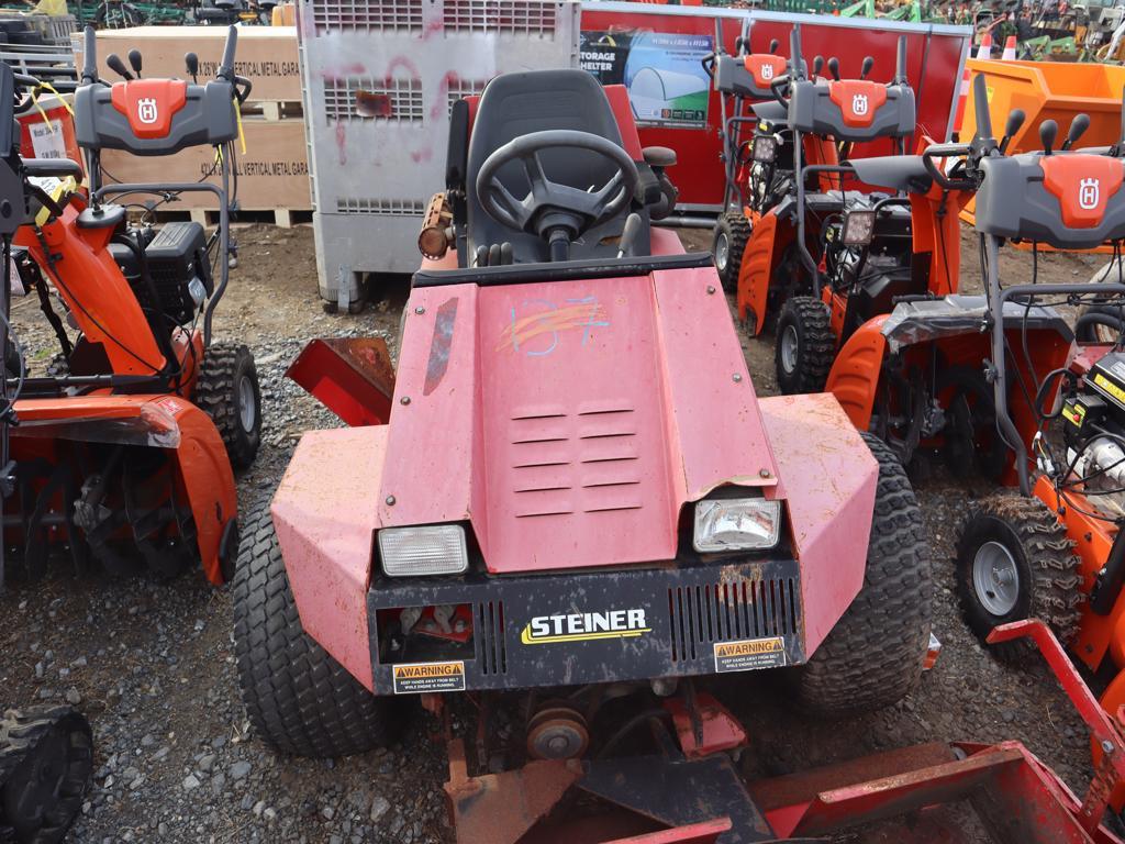 Steiner 230 Riding Tractor
