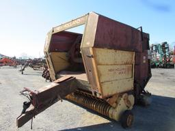 New Holland 853 Round Baler