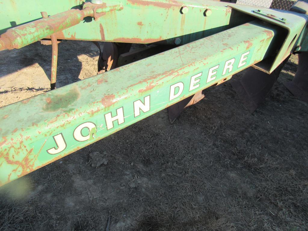 John Deere 2600 Moldboard Plow