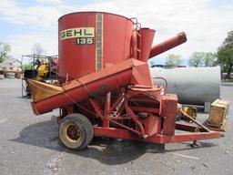Gehl 135 Mixer