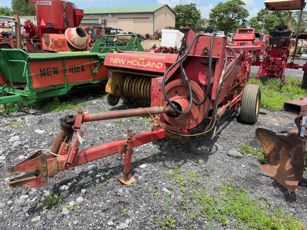 New Holland 273 Small Square Baler