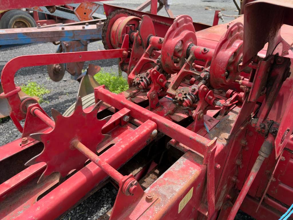 New Holland 273 Small Square Baler