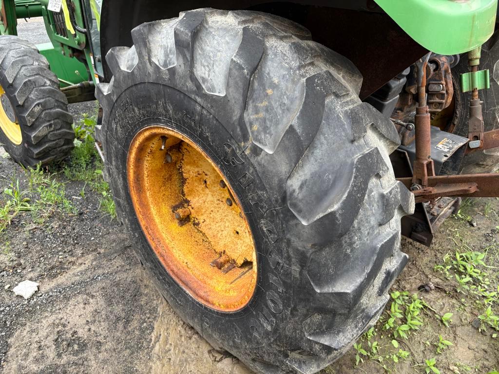 John Deere 5520 4WD Tractor