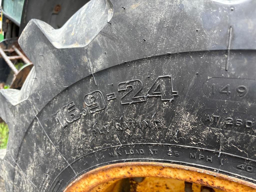 John Deere 5520 4WD Tractor