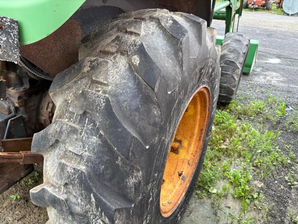 John Deere 5520 4WD Tractor