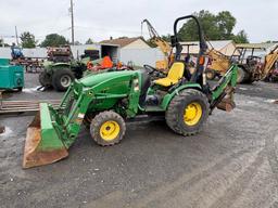 2014 John Deere 2032R 4WD Backhoe