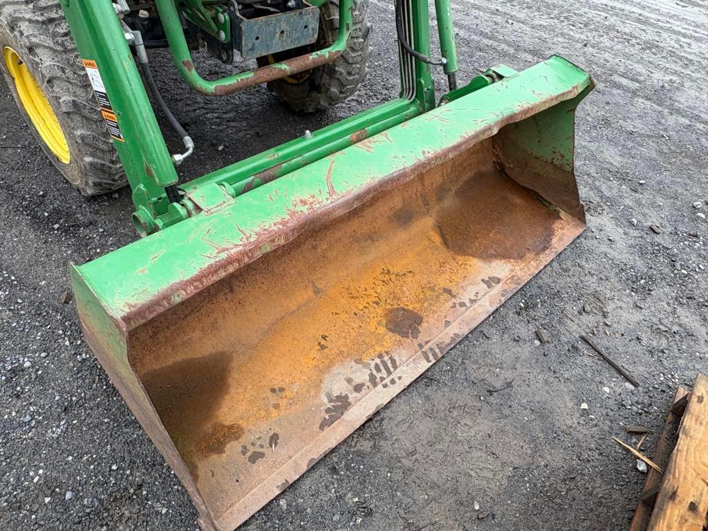 2014 John Deere 2032R 4WD Backhoe