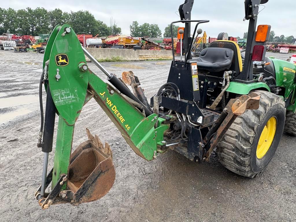 2014 John Deere 2032R 4WD Backhoe