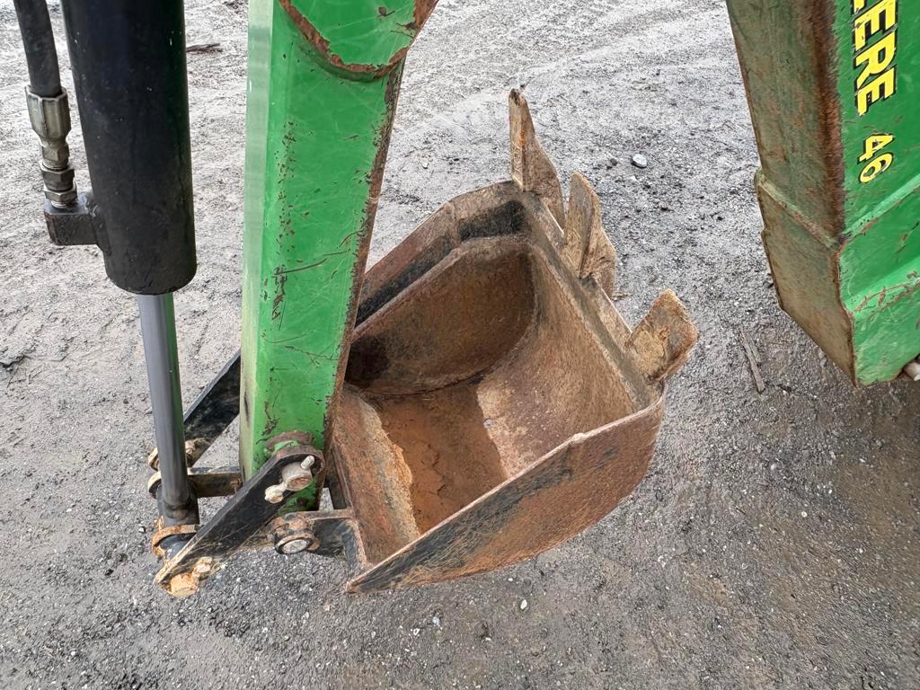 2014 John Deere 2032R 4WD Backhoe