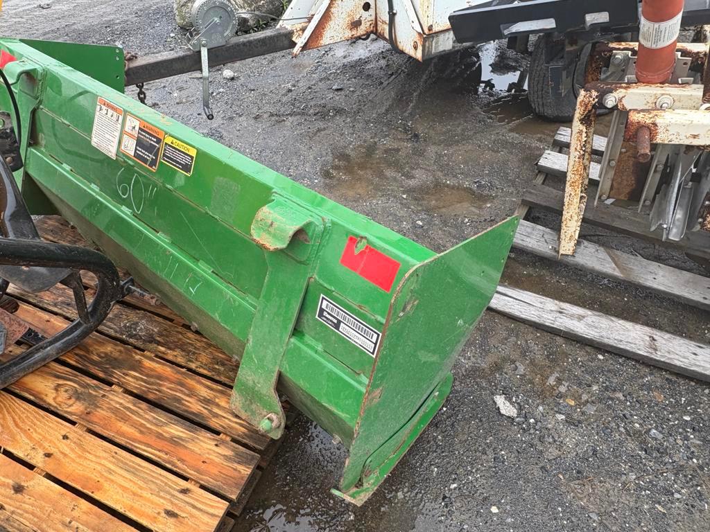 2014 John Deere 2032R 4WD Backhoe
