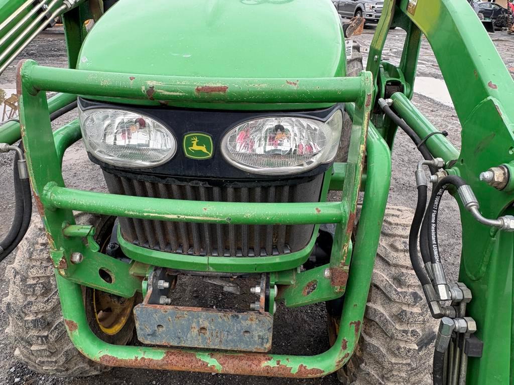 2014 John Deere 2032R 4WD Backhoe