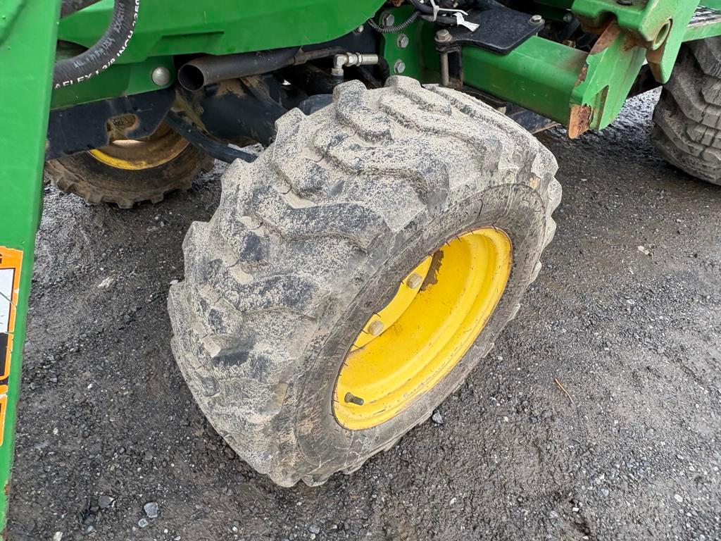 2014 John Deere 2032R 4WD Backhoe
