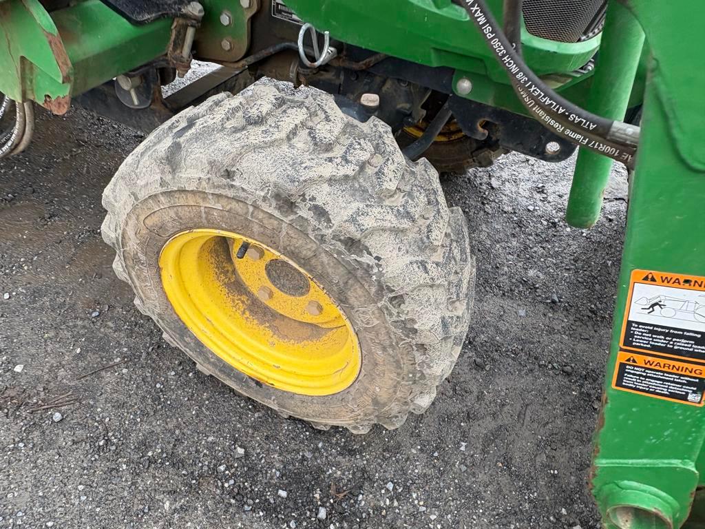 2014 John Deere 2032R 4WD Backhoe