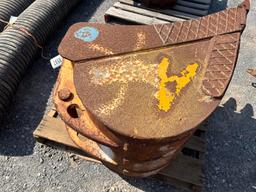 24in John Deere Backhoe Bucket