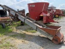 New Holland 155 Elevator